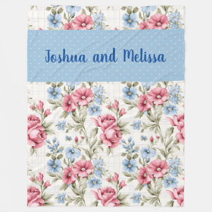 Pink Petunias und Sky Blue Daisies - Polka Dots Fleecedecke