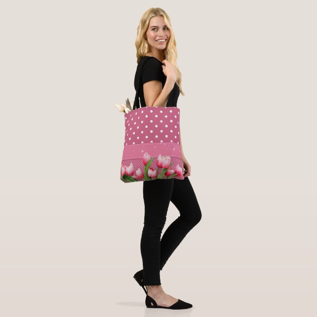 Pink Polka Dots and Tulips, hübsches Design (Am Model)