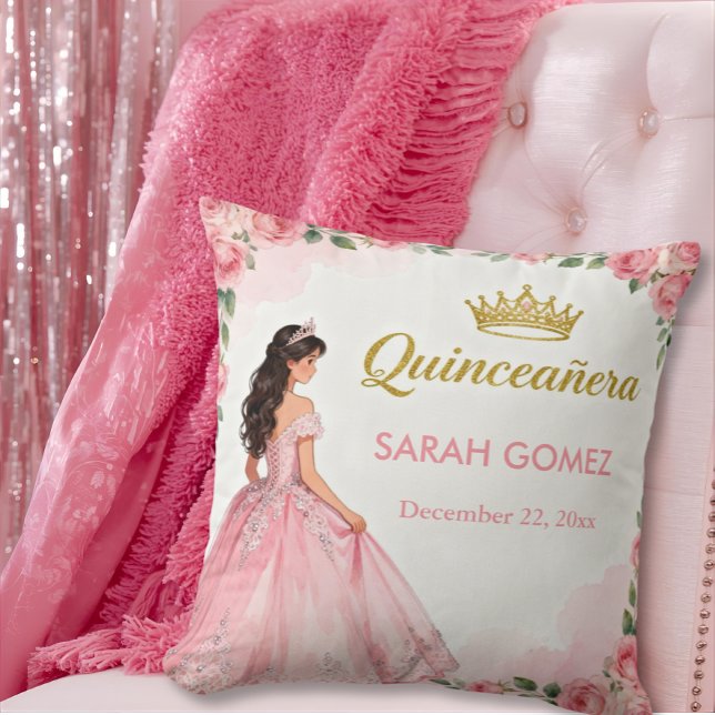Pink Princess Dress Gold Tiara Quinceañera Kissen (Von Creator hochgeladen)