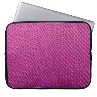 Pink Python: Schlange Hauttextur. Laptopschutzhülle