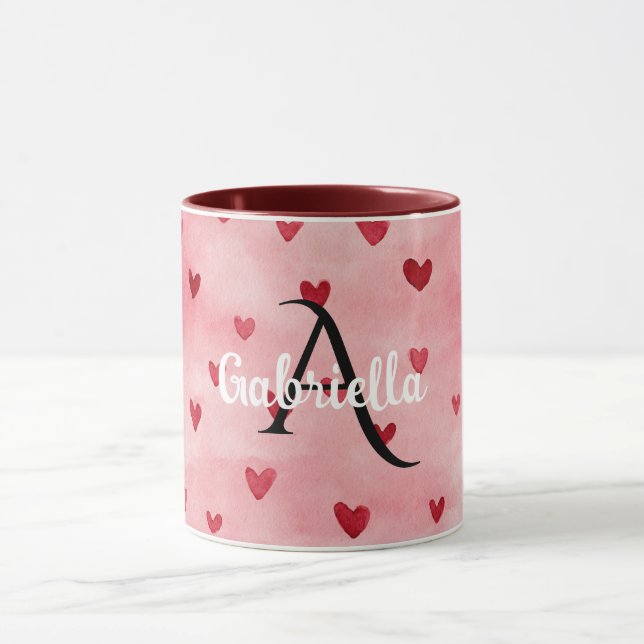 Pink Red Hearts Monogram Name Tasse (Zentrum)