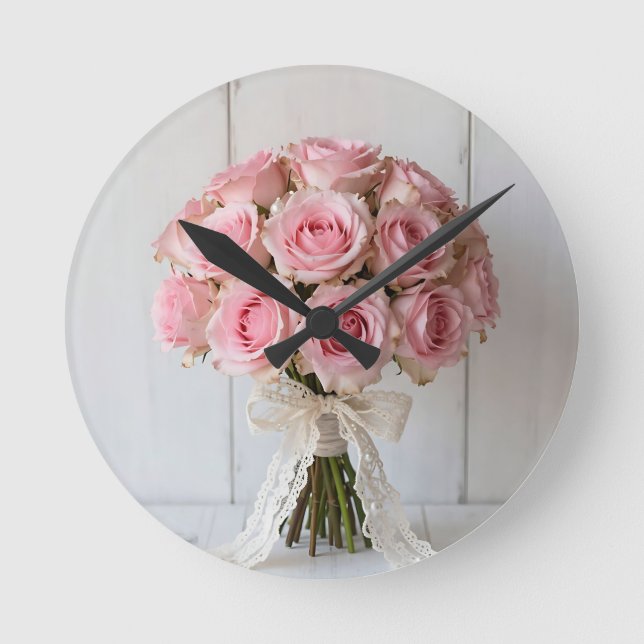 Pink Rose Bouquet Pearl Lace Romantic Runde Wanduhr (Vorderseite)