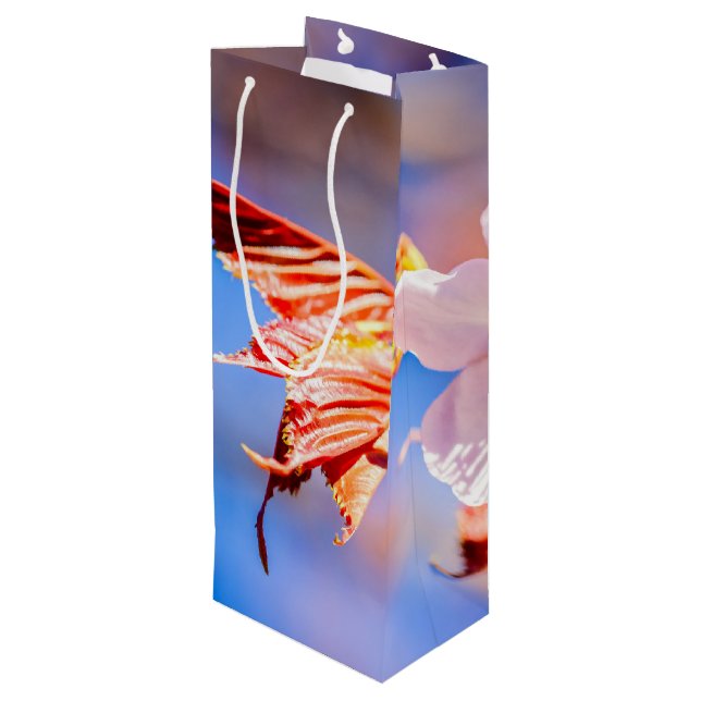 Pink Sakura Blume Blue Sky Geschenktüte Für Weinflaschen (Rückseite Schrägansicht)