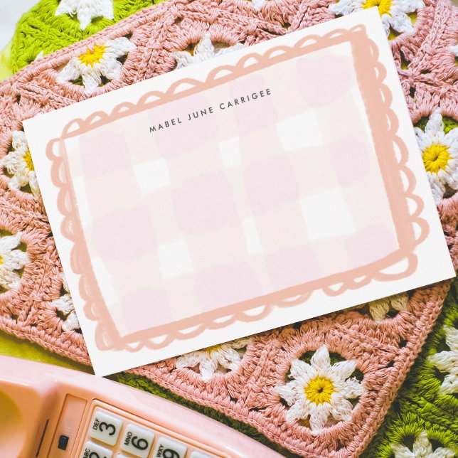 Pink Scallop Gingham Personalisierter Name Mitteilungskarte (Von Creator hochgeladen)
