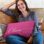 Pink Shimmer White Elegant Calligrafy Script Name Lendenkissen<br><div class="desc">Pink Shimmer White Elegant Calligraphy Script Custom Personalisiert Name Throw Kissen bietet ein modernes und trendiges,  einfaches und stilvolles Design mit Ihrem personalisierten Namen in elegantem handgeschriebenen Kalligraphieskripttypografie auf einem metallisch rosa Shimmer Hintergrund. Entworfen von ©Evco Studio www.zazzle.com/store/evcostudio</div>