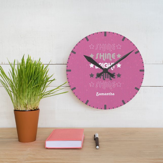 Pink Shine. Shine. Hell. Shine. Shine. Runde Wanduhr (Von Creator hochgeladen)