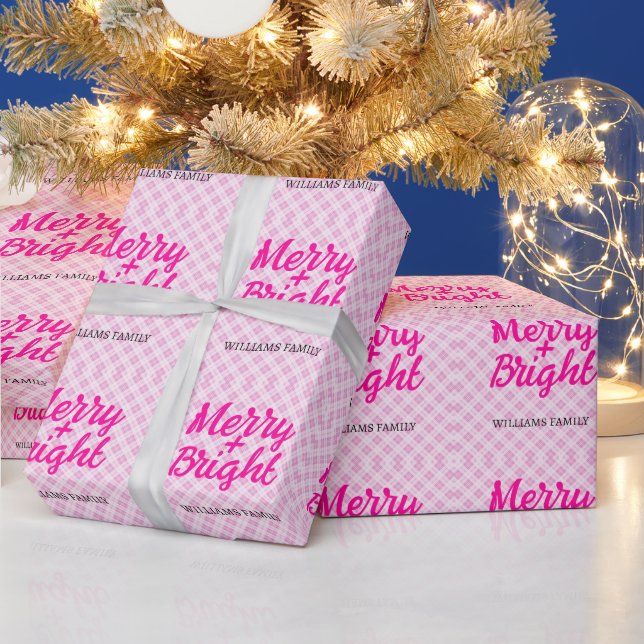 Pink tartan Christmas Merry Bright Familienname Geschenkpapier (Feiertage)