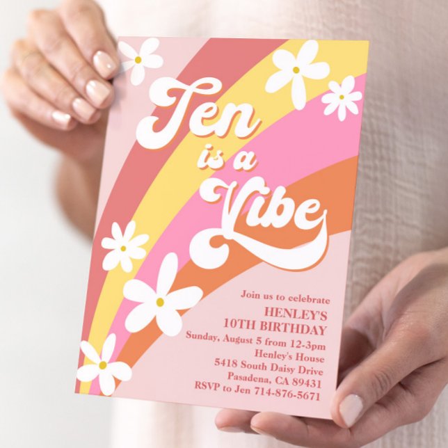 Pink Ten ist ein Vibe Retro Daisy Rainbow Birthday Einladung (Von Creator hochgeladen)