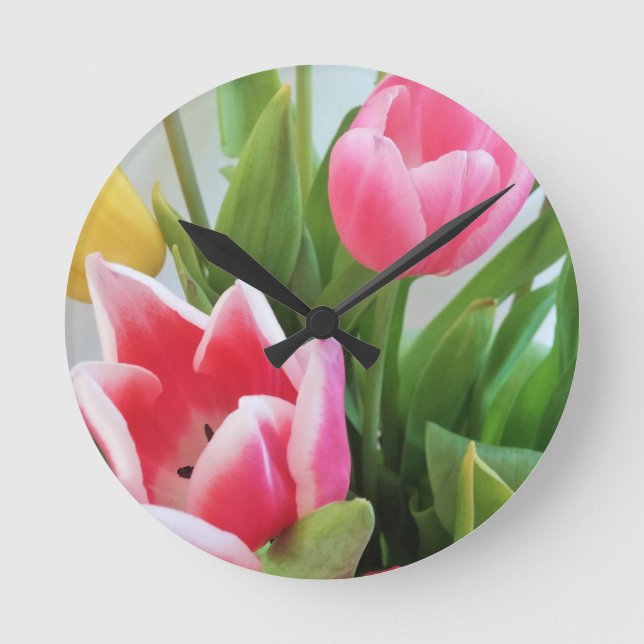Pink Tulips, Bloral Spring Bouquet, Blume Runde Wanduhr (Vorderseite)