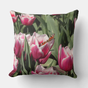 Pink Tulips mit Peacock Butterfly Kissen