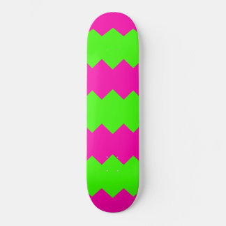 Pink u. Grün-Zickzack-Streifen-Muster-Skateboard Skateboard