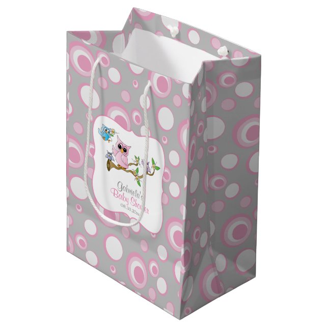 Pink und Gray Baby Owl Babydusche Mittlere Geschenktüte (Vorderseite Schrägansicht)
