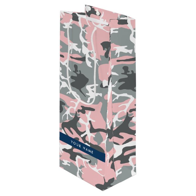 Pink und Gray Camouflage Ihr Name personalisieren Geschenktüte Für Weinflaschen (Vorderseite Schrägansicht)