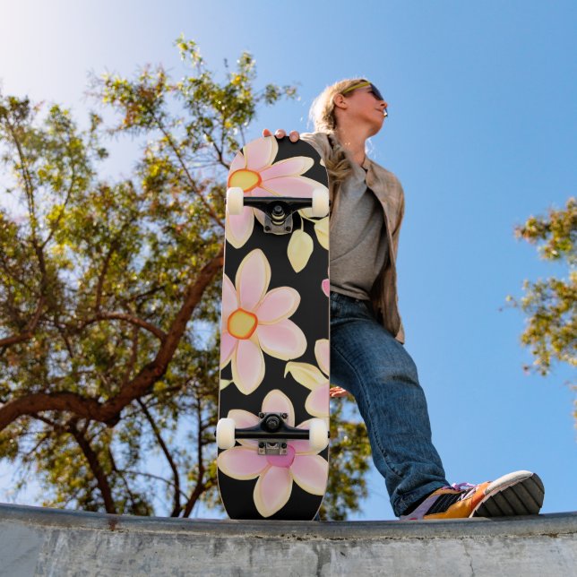 Pink und Schwarz-Blume-Muster Skateboard (Außenbereich 1)