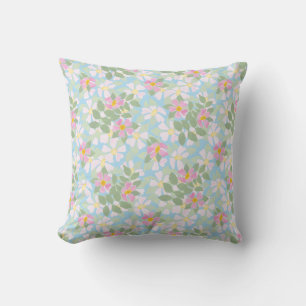 Pink und White Dog Rose Muster auf Sky Blue Blue Kissen