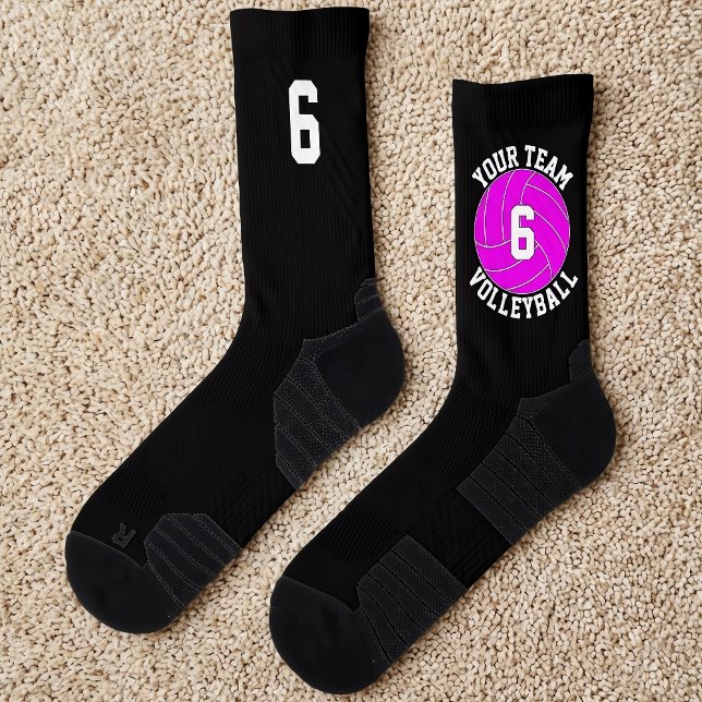 Pink Volleyball Benutzerdefiniert Teamname und Spi Socken (Personalized pink volleyball socks with custom team name and player jersey number.)