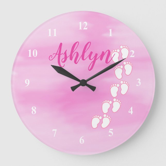 Pink Watercolor Footprint Kleiner Babyfüßername Große Wanduhr (Vorderseite)