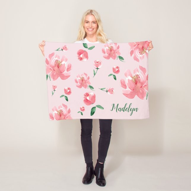 Pink Watercolor Peonies Green Script Individuelle  Fleecedecke (Beispiel)