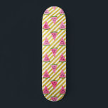 Pink Watermelon und Gelber Streifen Sommermuster Skateboard<br><div class="desc">Niedlich rosa Wassermelone und gelber Streifen Sommermuster. Dieses Fun Pink Watermelon mit Black Seeds Fruit Print ist perfekt für einen Sommer Geburtstag Geschenk.</div>