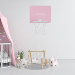 Pink-weiße benutzerdefinierte Monogramm-Namensschr Mini Basketball Netz<br><div class="desc">Ein mädchenhaft pastellfarbener Hintergrund. Personalisieren und einen Namen hinzufügen. Der Name wird mit einem modernen handgeschriebenen Stilskript mit Swashes geschrieben. Um die Swashes behalten,  löschen Sie nur den Beispielnamen,  verlass die Leerzeichen oder Emoji's vor und nach dem Namen.</div>