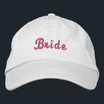 Pink White Bride Bachelorette Wedding Party Cap Bestickte Baseballkappe<br><div class="desc">Lass allen,  wer die Braut ist. Lass die Festlichkeiten beginnen!</div>
