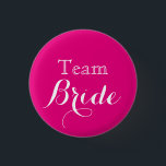 Pink White Wedding Team Bride Button<br><div class="desc">Das sind weiße Brautknöpfe des Hochzeitsteams mit Schattentext in Gold. Es ist am besten für das Brautparty zu tragen Junggeselinnen-Abschied,  Brautparty,  Hochzeit Probe,  Polterabend,  Mittagessen und Probe Abendessen.</div>