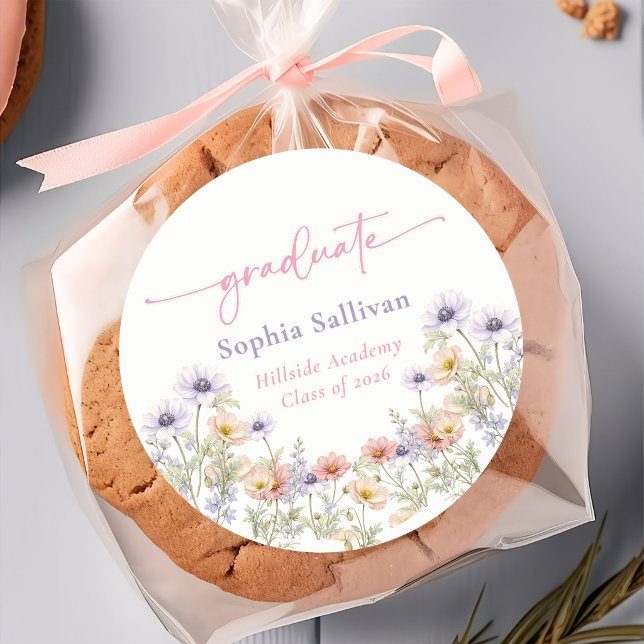 Pink Wildflower Bloom Graduation Party Runder Aufkleber (Von Creator hochgeladen)