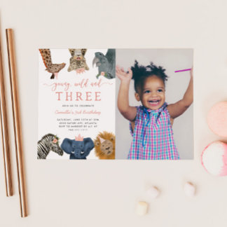 Pink Young Wild und Three Safari Geburtstags-Foto Einladung