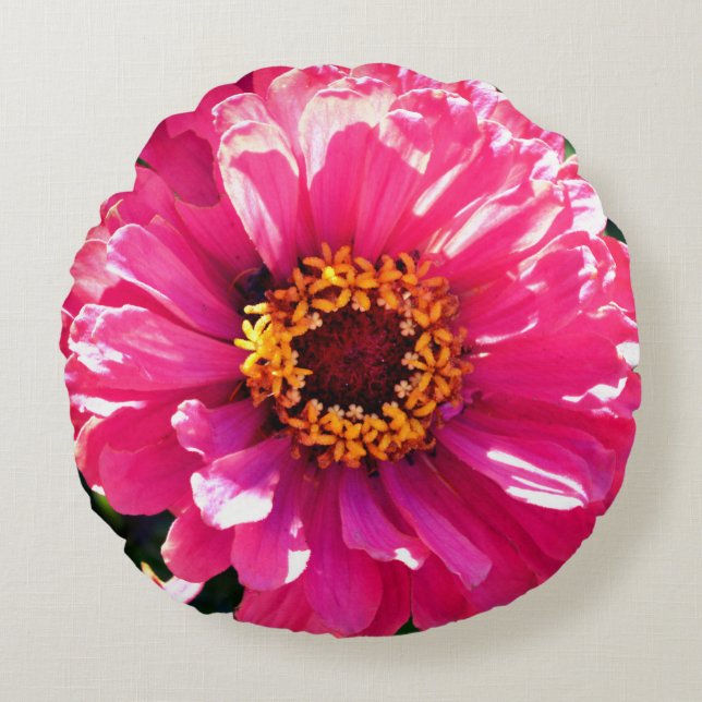 Pink Zinnia Rundes Kissen (Vorderseite)