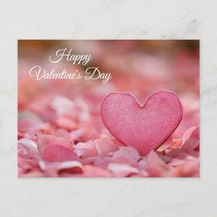 Pinkes Herz im Laub Valentinstag Postkarte