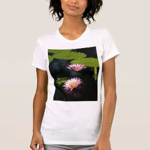 Pinkfarbene Lila Lotus-Wasserlilien T Shirt