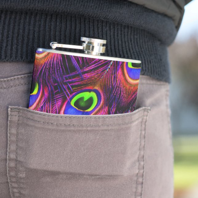 Pinkfarbene und lila Pfauenfederstruktur Flachmann (Beispiel)