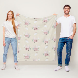 Pinkfarbener Camper Erdiges Muster Fleecedecke