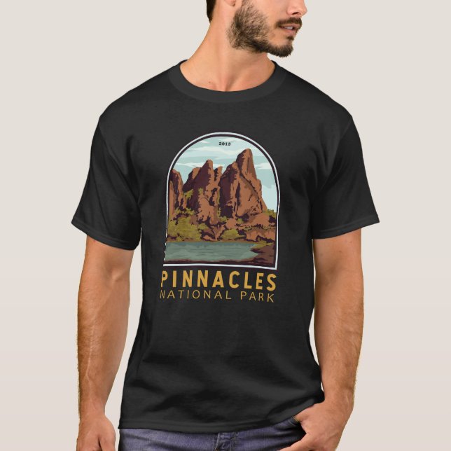 Pinnacles Nationalpark Vintages Emblem T-Shirt (Vorderseite)