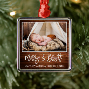 Pinsel Schrift Rustikal Holz Fröhlich und Hell Bab Ornament Aus Metall
