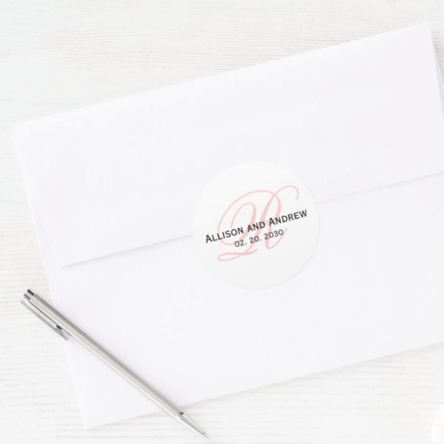 Pinselpinke Script Initial R Monogram Gastgeschenk Runder Aufkleber (Von Creator hochgeladen)