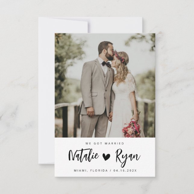 Pinselskript Schwarz-Weiß-Hochzeitsankündigung (Vorderseite)