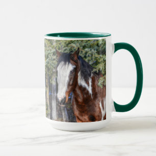 Pinto Paint Stallion & Evergreen Trees Tasse