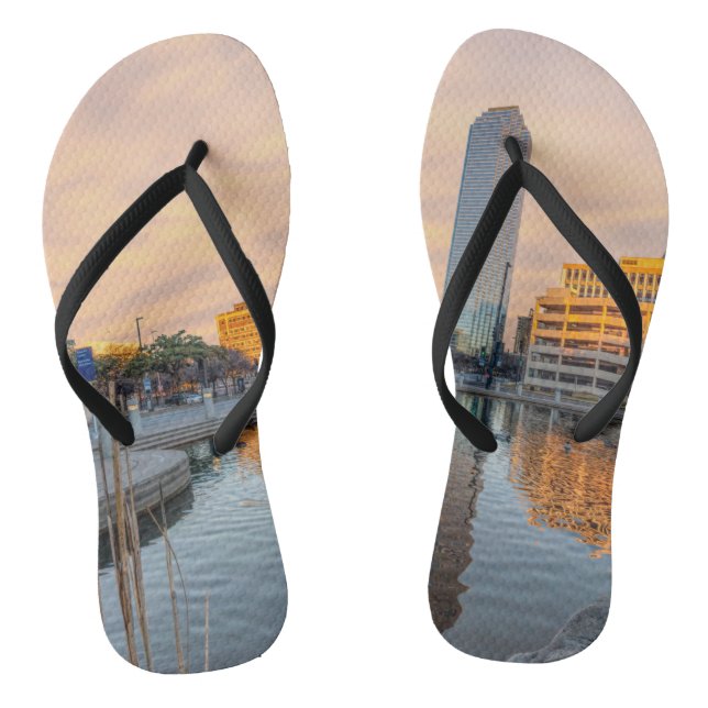 Pioneer Plaza Pond Morning Flip Flops (Fußbett)