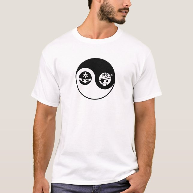 Pirat GEGEN Ninja T-Shirt (Vorderseite)