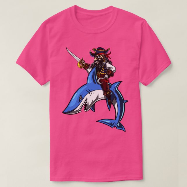 Pirate Captin Riding Ocean T-Shirt (Design vorne)