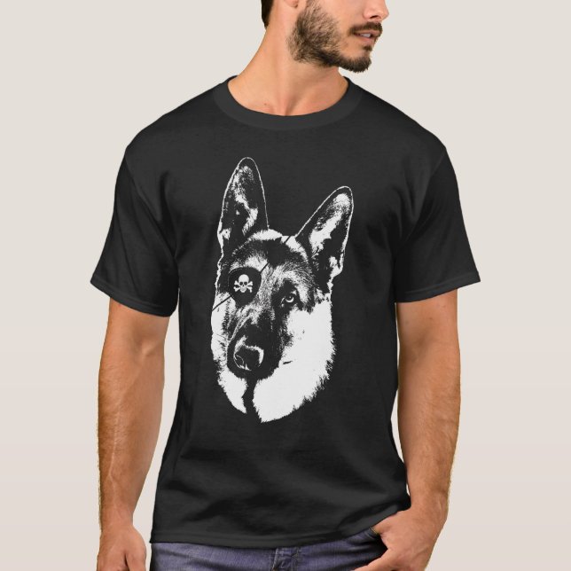 Pirate German Shepherd with Eye Patch Skull T-Shirt (Vorderseite)