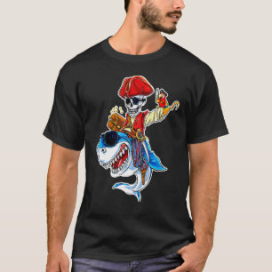 Pirate Skeleton Riding Shark Halloween-Party 2022 T-Shirt