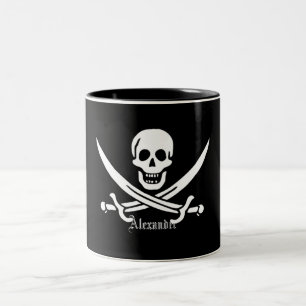 Piraten-Flaggen-Schädel und gekreuzte Zweifarbige Tasse