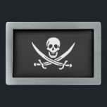 Piratenflagge der Piratenflagge Rechteckige Gürtelschnalle<br><div class="desc">Diese lustige Piratenflagge Pirat-Schädel und gekreuzte Schwerter Fahne auf einem schwarzen Hintergrund leicht personalisieren. Sie können die Hintergrundfarbe aus einer Reihe von über 200 Farben leicht ändern.</div>