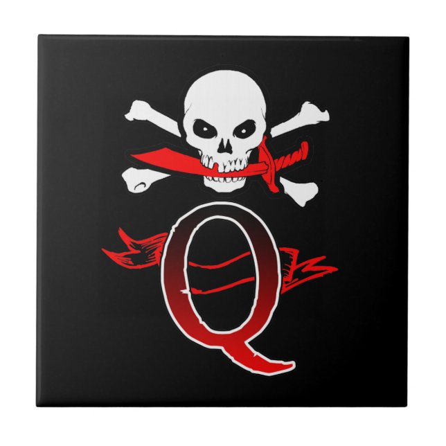 Piratenflagge Q Monogramm Fliese (Vorderseite)