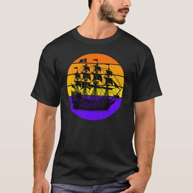 Piratenschiff Vintag Sunset T-Shirt (Vorderseite)