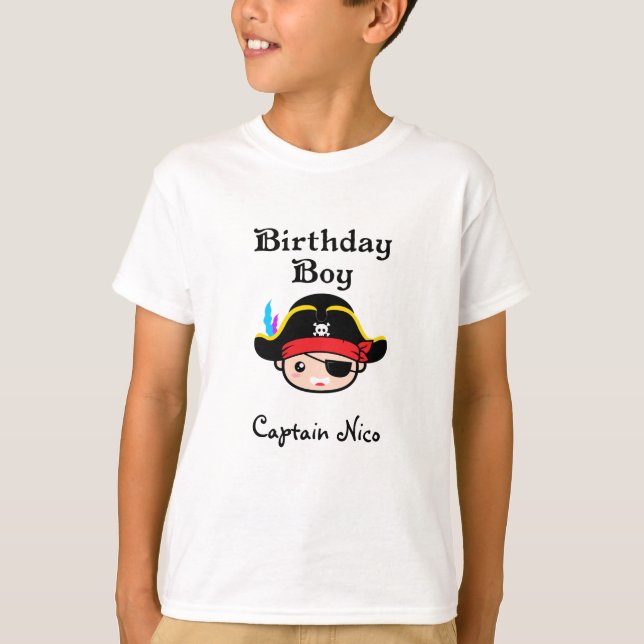 Pirates Birthday Personalisiert T-Shirt (Vorderseite)