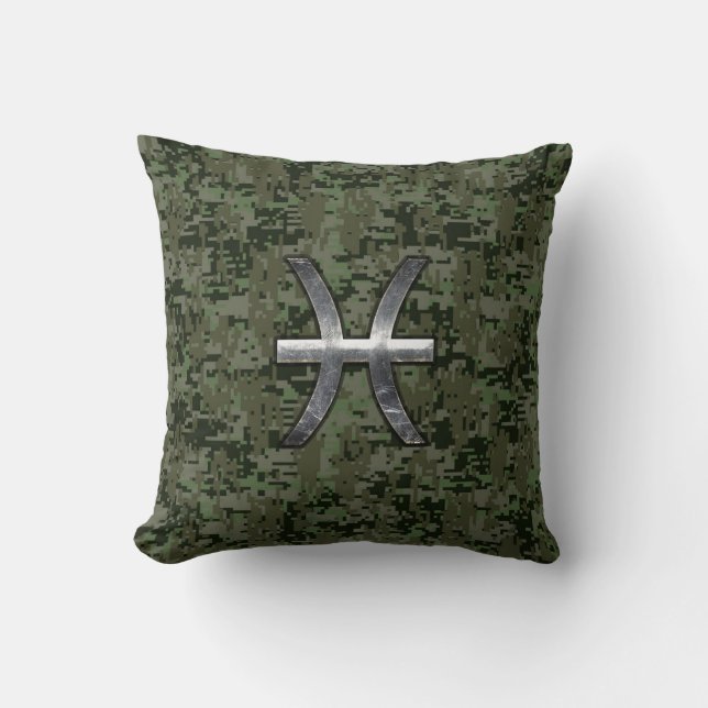 Pisces Zodiac Sign auf Woodland Green Digital Camo Kissen (Vorderseite)