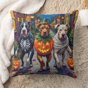 Pitbull-Hunde beim Trick-or-Treat an Halloween  Ha Kissen